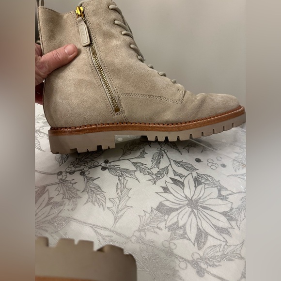 Vince Women's Cabria Lace Up Lug Sole Boots in Farro Size 10M water repellent - Picture 2 of 16